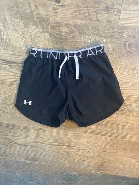 Girls Under Armour Black Shorts Youth Large